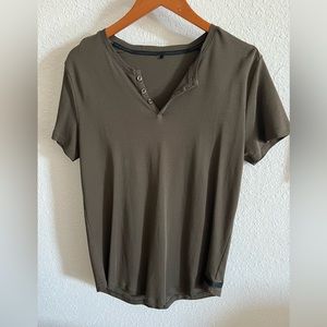 Alphalete Henley Green - Medium Tee
